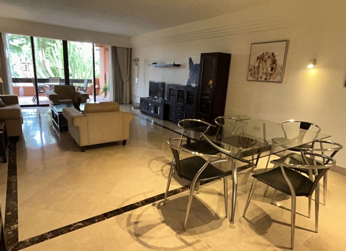 Apartamento Planta Media en Puerto Banús La Alzambra Vasari  - 8