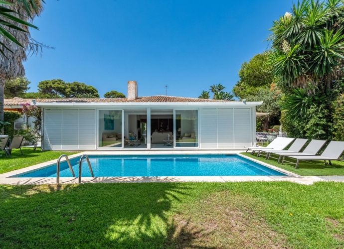 Villa Semi Detached in Los Monteros - 2