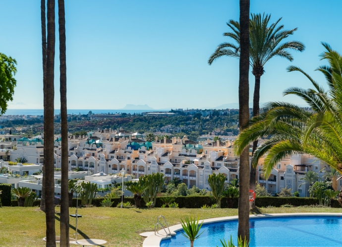 Apartamento Planta Media en The Golden Mile Las Terrazas de las Lomas  - 10