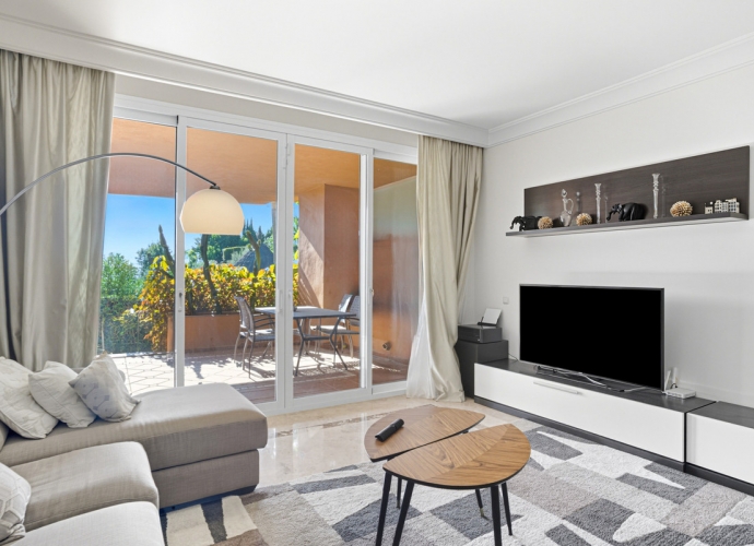 Apartamento Planta Baja en Nueva Andalucía El Alminar de Marbella  - 2
