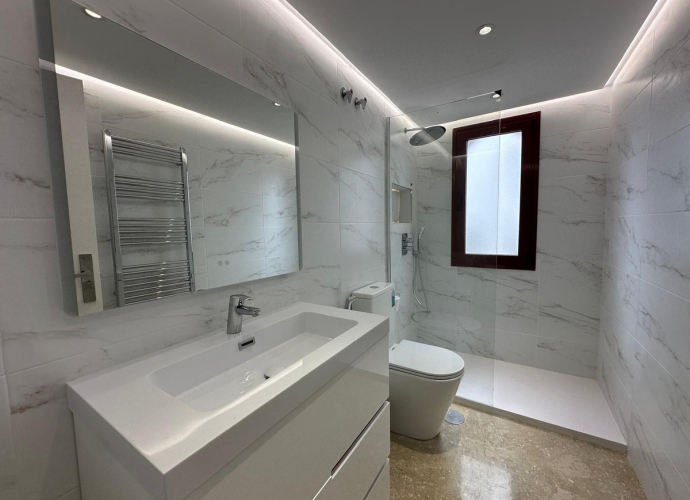 Apartamento Planta Media en The Golden Mile Coto Real  - 3