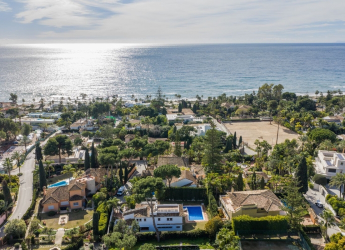 Villa Independiente en Los Monteros - 1