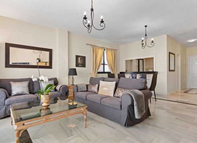 Apartamento Planta Media en Puerto Banús - 2