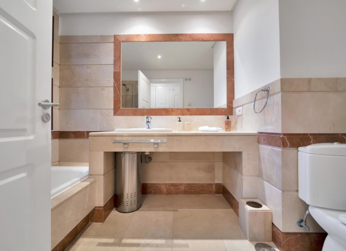 Apartamento Planta Media en Bahía de Marbella - 8