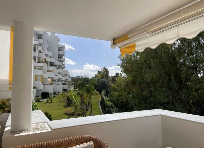 Apartamento Planta Media en San Pedro de Alcántara - 1