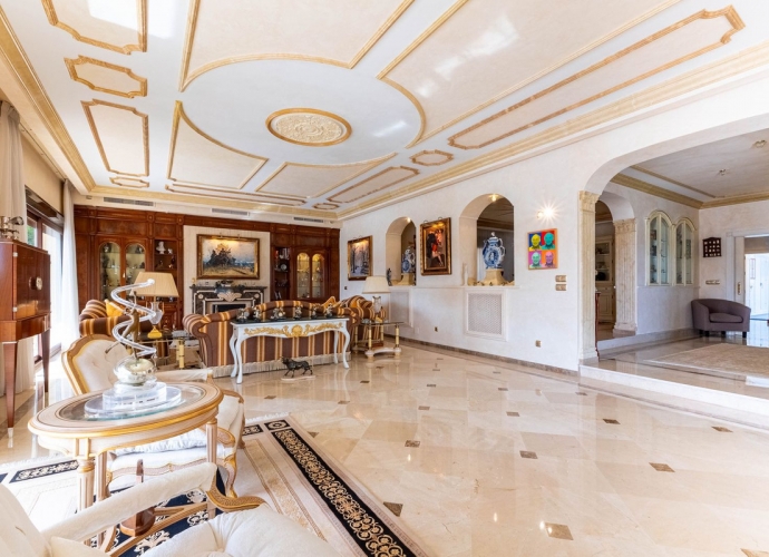 Villa Independiente en Los Monteros - 3