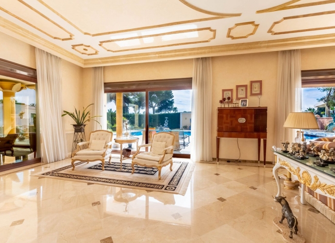 Villa Independiente en Los Monteros - 4