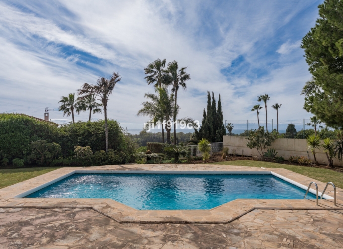 Villa Independiente en Elviria - 2
