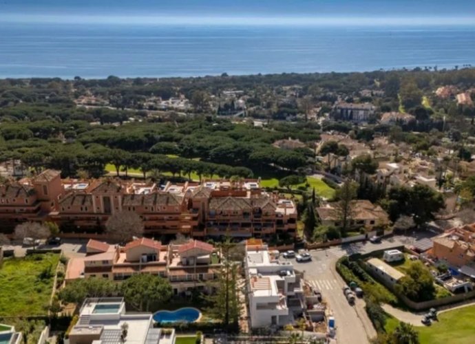 Villa Semi Detached in Marbella - 2