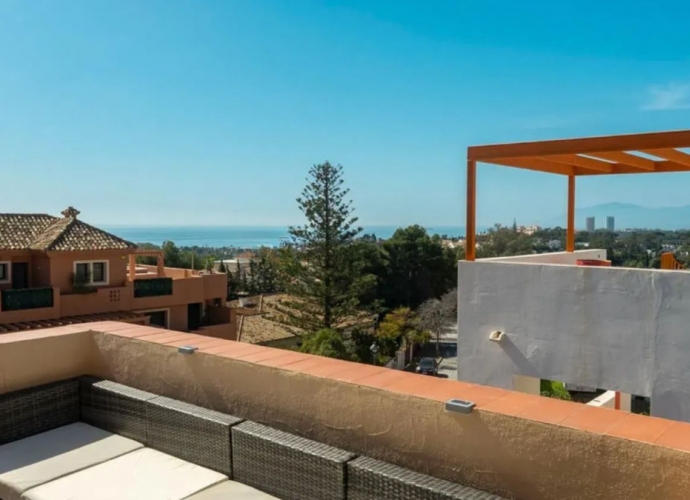Villa Semi Detached in Marbella - 4
