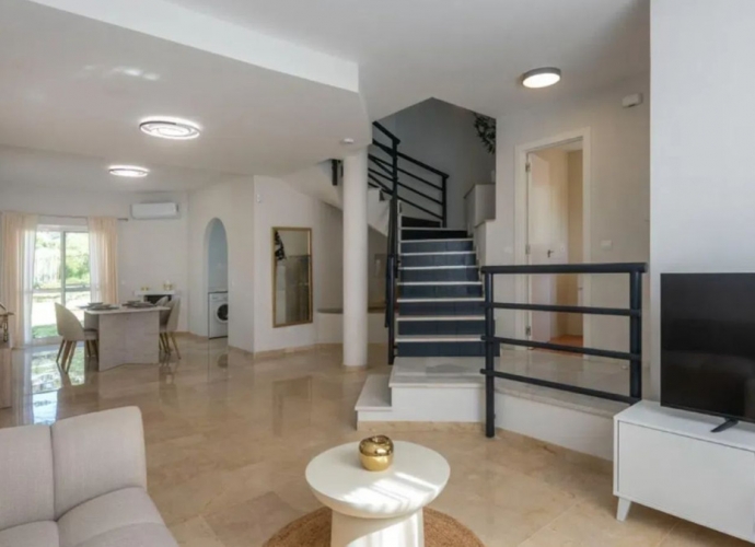 Villa Semi Detached in Marbella - 5