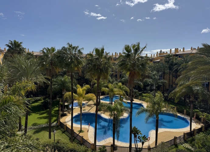 Apartamento Planta Media en San Pedro de Alcántara - 1