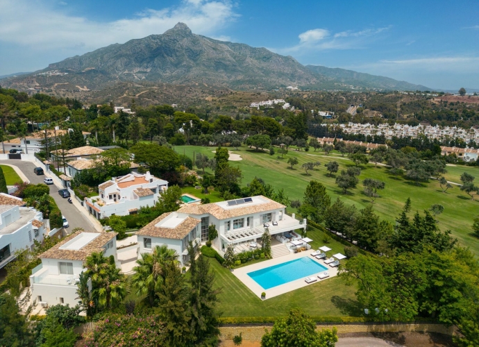 Villa Independiente en Nueva Andalucía - 1