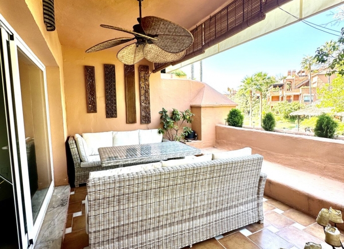 Apartment Middle Floor in Guadalmina Baja - 1