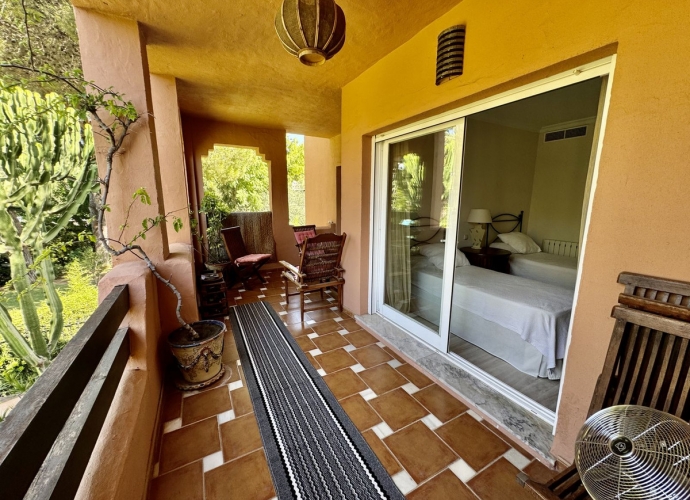 Apartment Middle Floor in Guadalmina Baja - 2