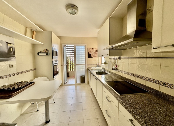 Apartment Middle Floor in Guadalmina Baja - 7