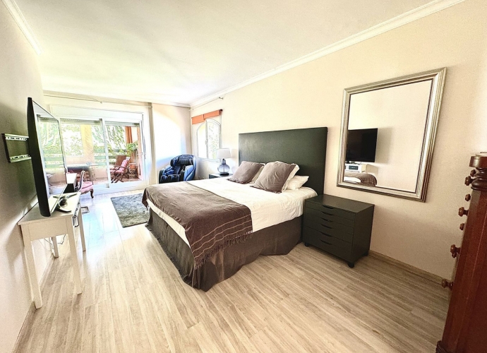 Apartment Middle Floor in Guadalmina Baja - 8