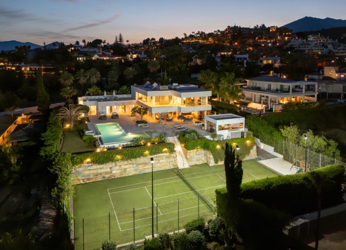Villa Independiente en Nueva Andalucía - 2