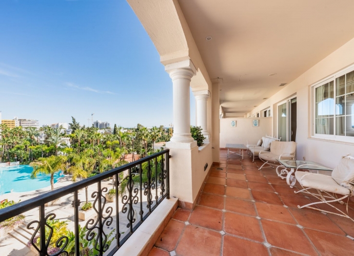 Apartment Middle Floor in Marbella - 1