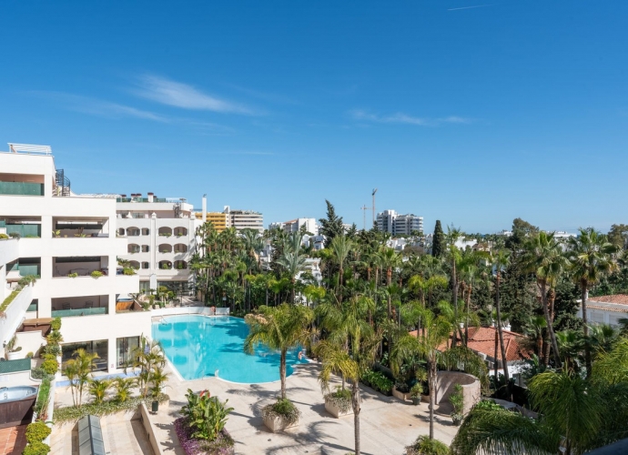 Apartment Middle Floor in Marbella - 2