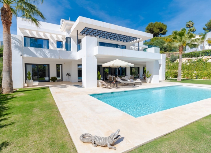 Villa Independiente en Nueva Andalucía - 1