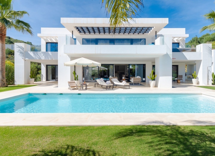 Villa Independiente en Nueva Andalucía - 2