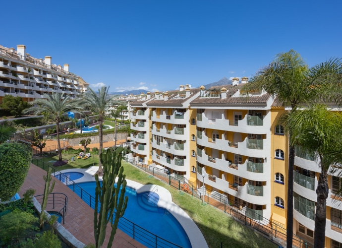 Apartamento Planta Media en Nueva Andalucía - 2