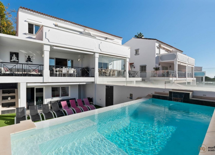 Villa Semi Detached in Marbella - 1