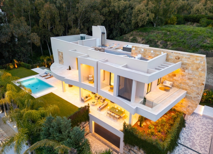Villa Independiente en Nueva Andalucía - 1