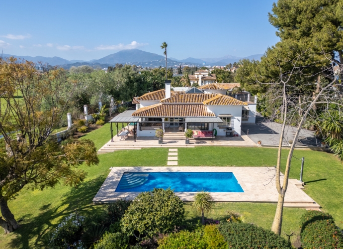 Villa Independiente en San Pedro de Alcántara - 1