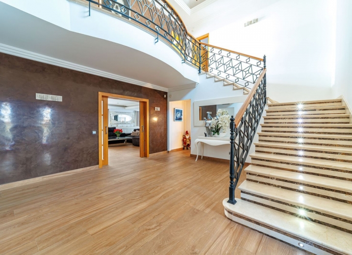 Villa Detached in Marbella - 4