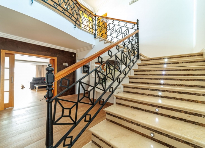 Villa Detached in Marbella - 8