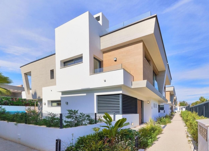 Villa Semi Detached in Puerto Banús - 1