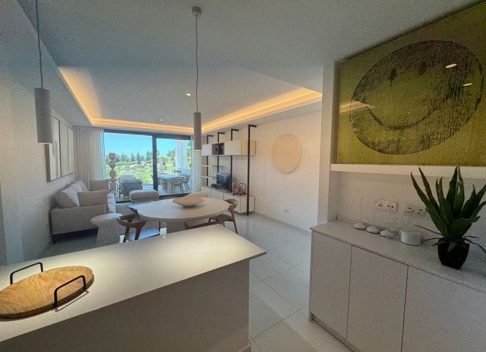 Apartment Middle Floor in Benahavís - 3