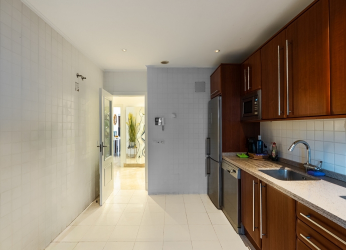 Apartment Ground Floor in The Golden Mile - 9