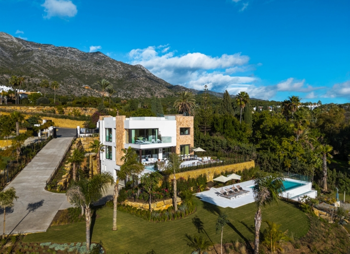 Villa Detached in The Golden Mile - 3