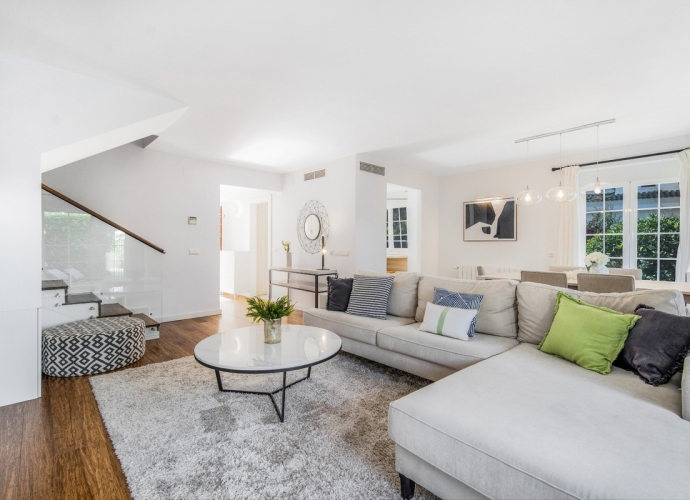 Townhouse Terraced in The Golden Mile - 2