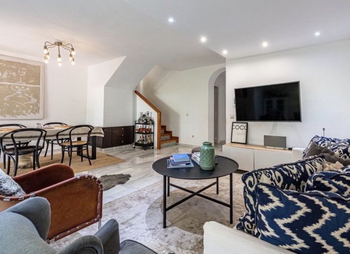 Townhouse Terraced in The Golden Mile - 2