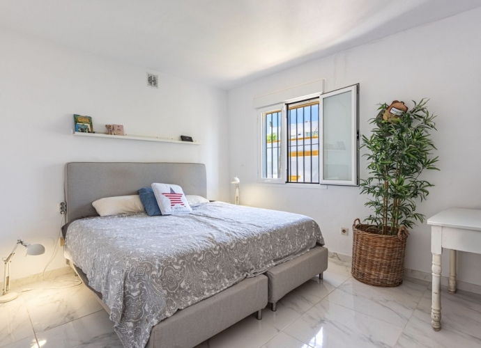 Townhouse Terraced in The Golden Mile - 6