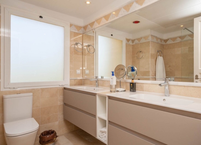 Apartment Middle Floor in Elviria - 8