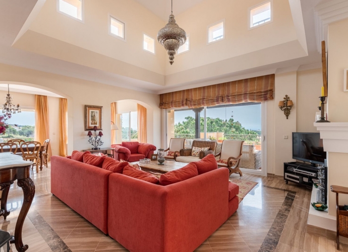 Apartment Penthouse Duplex in Elviria - 3
