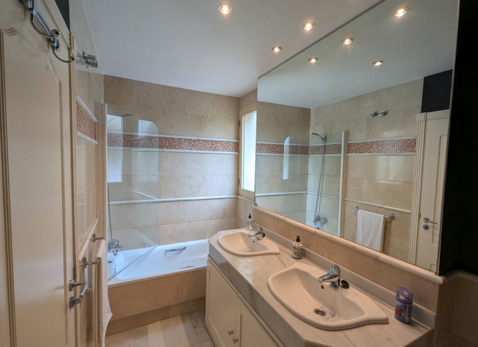 Apartamento Planta Media en Aloha - 8