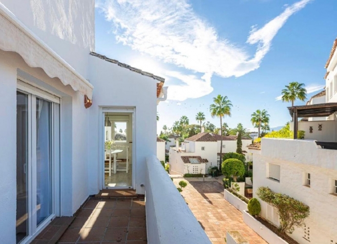 Apartamento Planta Media en Bahía de Marbella - 4