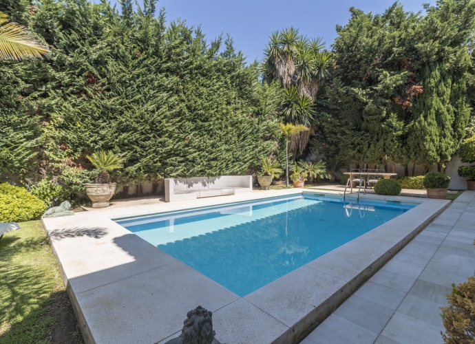 Villa Detached in Los Monteros - 3