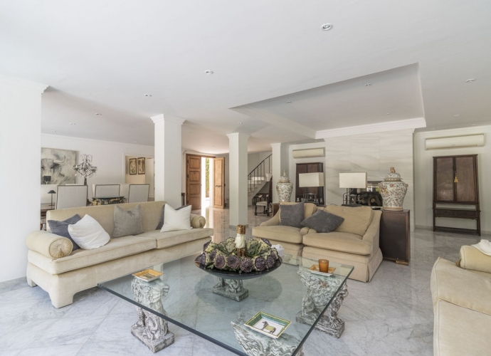 Villa Detached in Los Monteros - 7