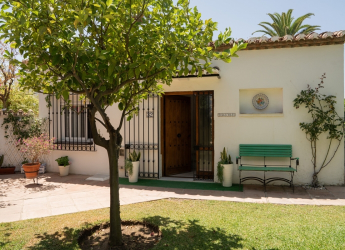 Villa Semi Detached in Estepona - 4