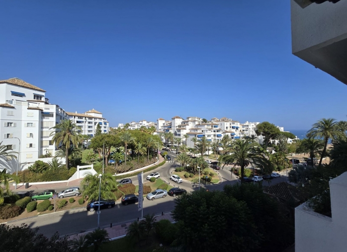 Apartamento Planta Media en Marbella - 1