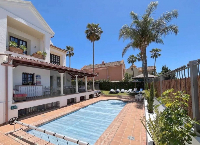 Villa Detached in San Pedro de Alcántara - 2