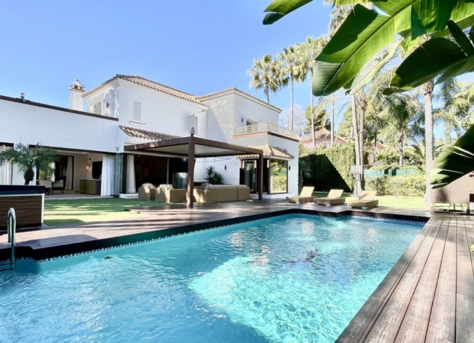 Villa Detached in Puerto Banús - 1