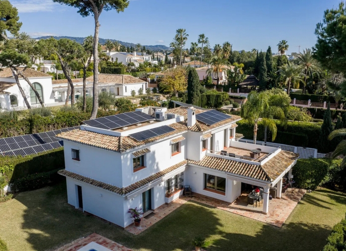 Villa Independiente en Los Monteros - 1